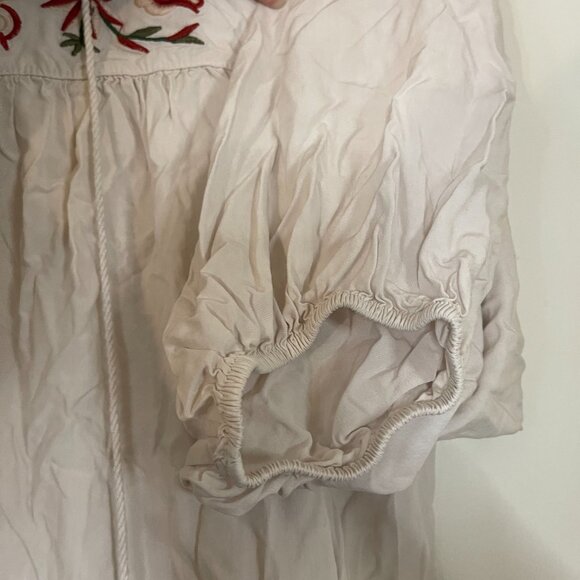 Futurino NWT Taupe Embroidered Floral Boho Tunic – Billowy Sleeve Fit - Picture 6 of 15